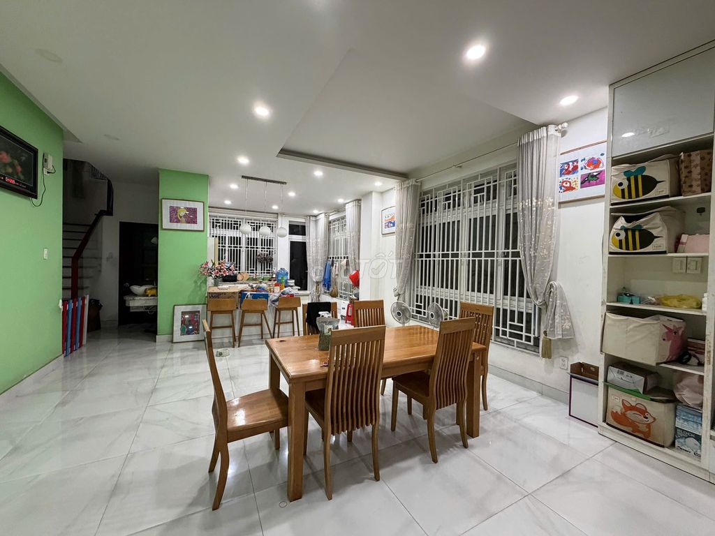 for an area rent: 8 x 28 meters - lane 8 M Lạc Long Quân