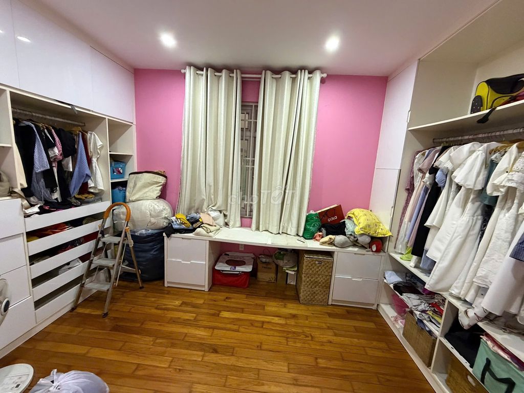 for an area rent: 8 x 28 meters - lane 8 M Lạc Long Quân