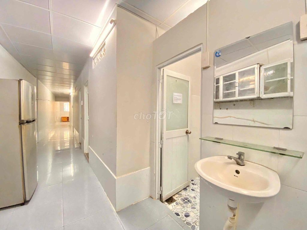 Rent 15 million. 4 bedroom 2 toilet, Hoàng Hoa Thám, Bình Thạnh.