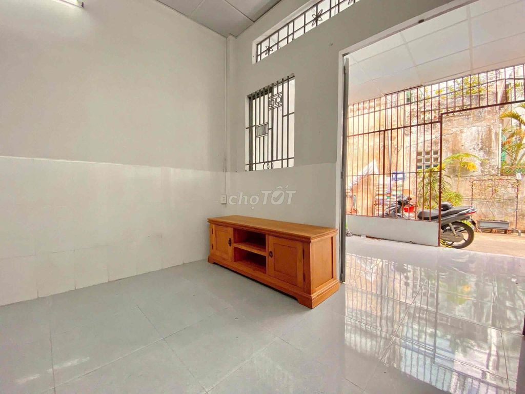 Rent 15 million. 4 bedroom 2 toilet, Hoàng Hoa Thám, Bình Thạnh.