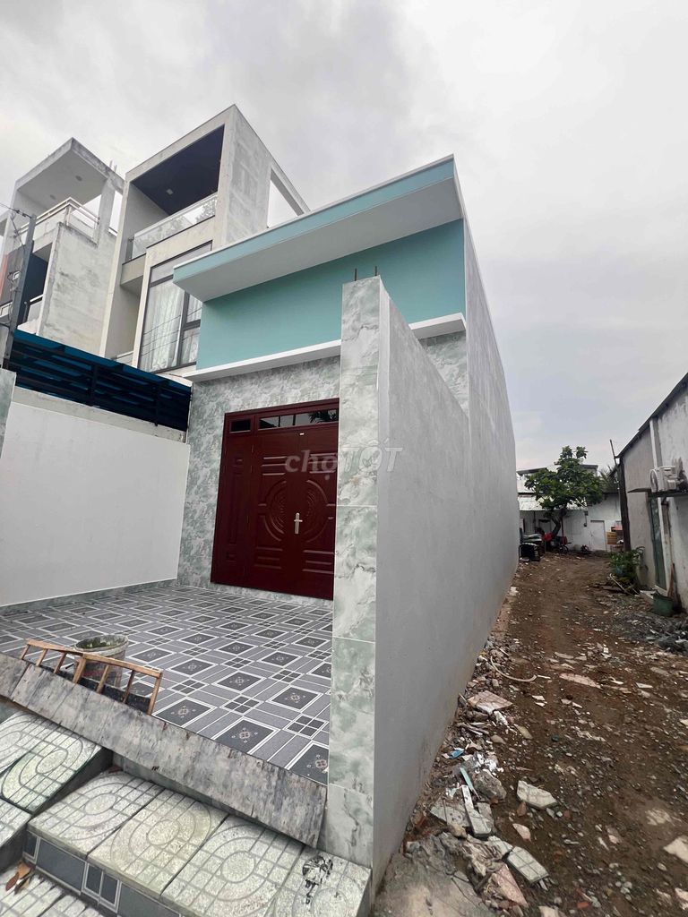 Rent Lã Xuân Oai 3 bedrooms. Two toilets ready. New house hot water.