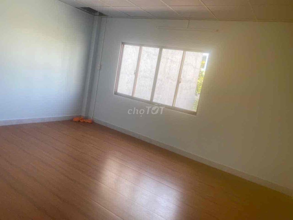 Rent Lã Xuân Oai 3 bedrooms. Two toilets ready. New house hot water.