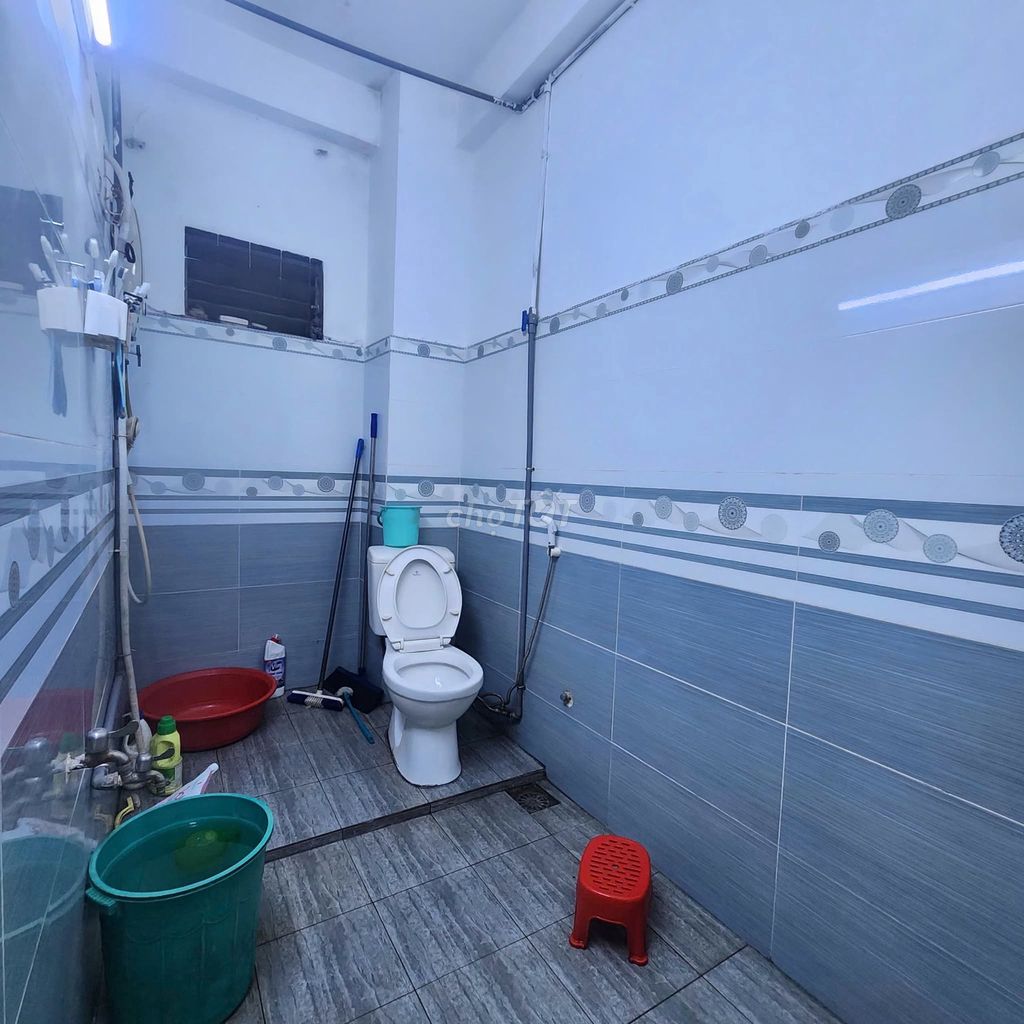 Rent the 1st floor & level 2 Mã Lò & Lit, 8 x17 meters, 3 bedroom 2 toilets, full interior