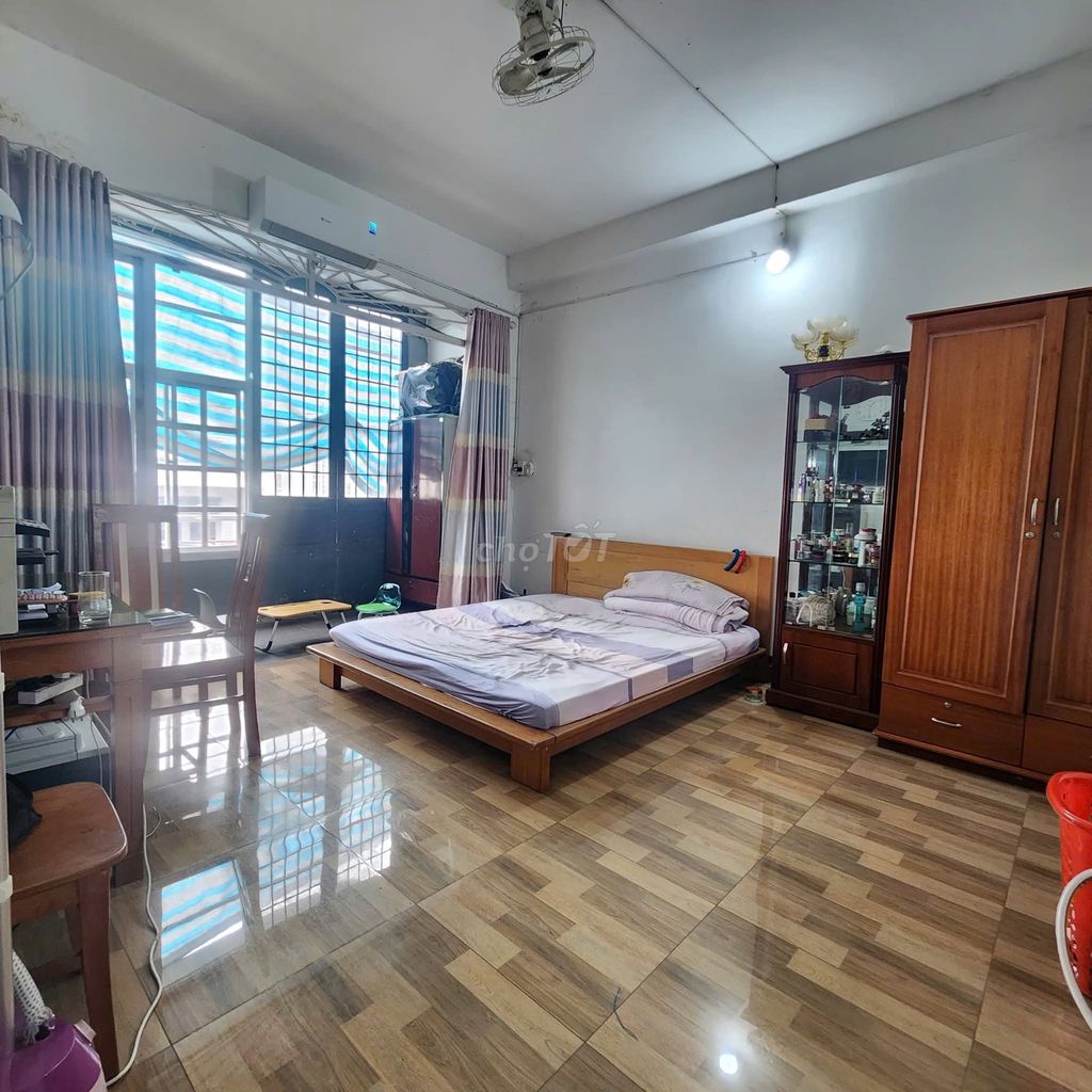Rent the 1st floor & level 2 Mã Lò & Lit, 8 x17 meters, 3 bedroom 2 toilets, full interior