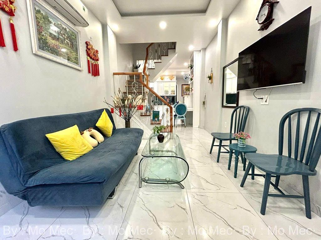 Renting 18 A/Cental Hall, District 1 - Multidisciplinary