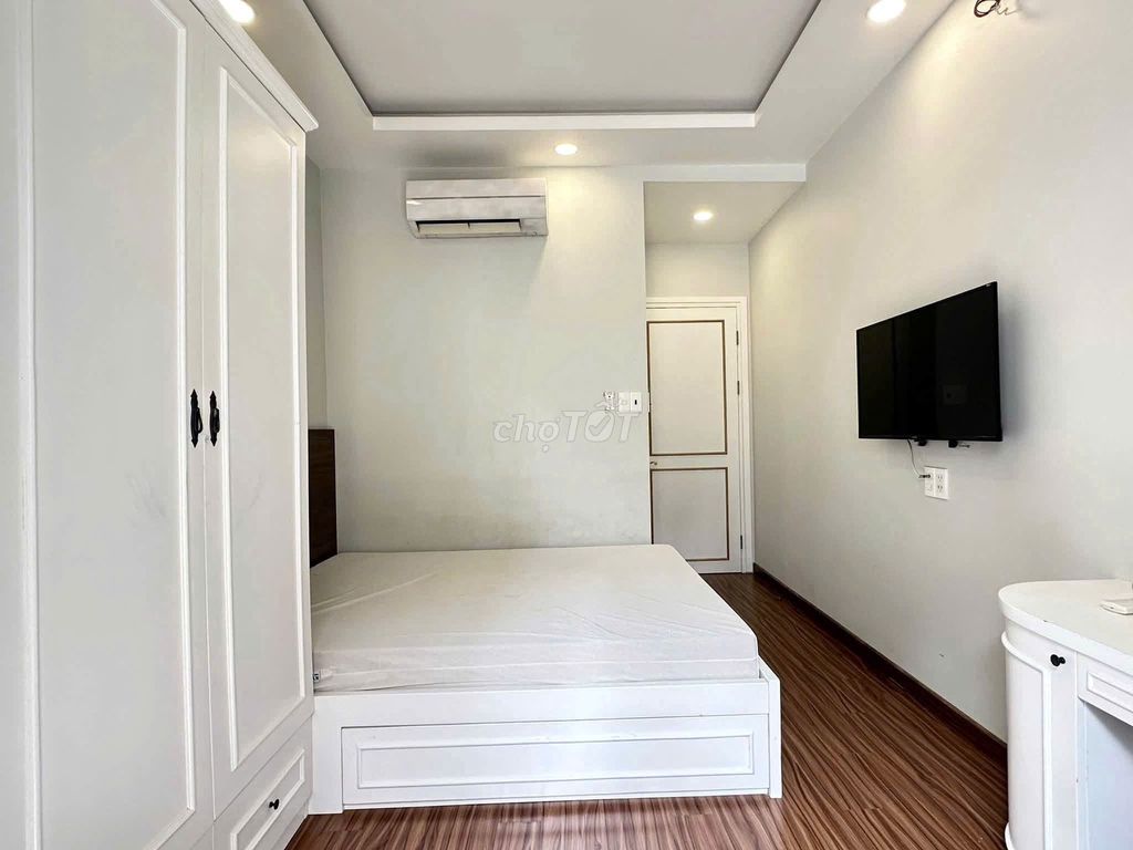 Renting 18 A/Cental Hall, District 1 - Multidisciplinary