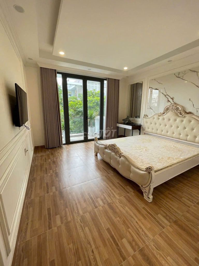 Need to rent an alley building 449/5 A Sư Vạn Hạnh (1903) 12 district 10 near the Great Hall