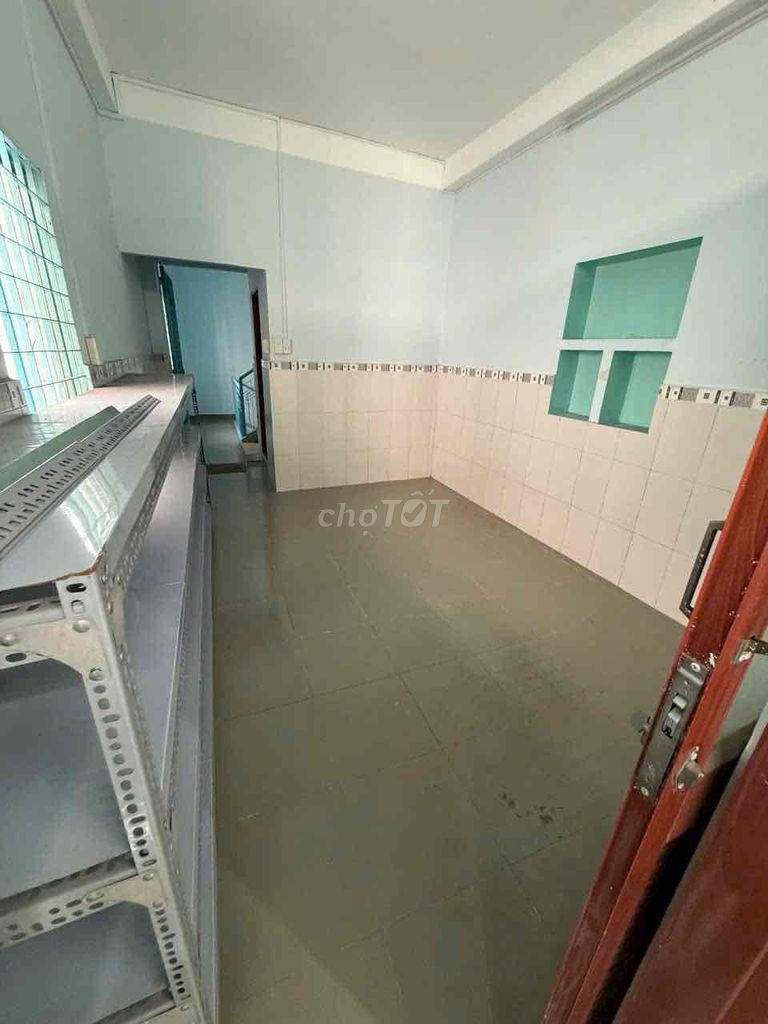 Three bedrooms. The alleyway.