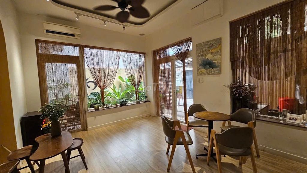 I'll rent an area: 10 X15 M Đặng Văn Ngữ Street, 10th District Phú Nhuận