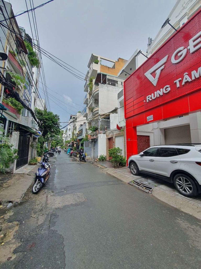 Rent/ Alley 436 a .3.2