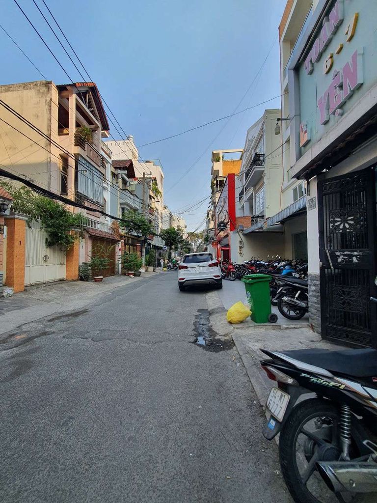 Rent/ Alley 436 a .3.2