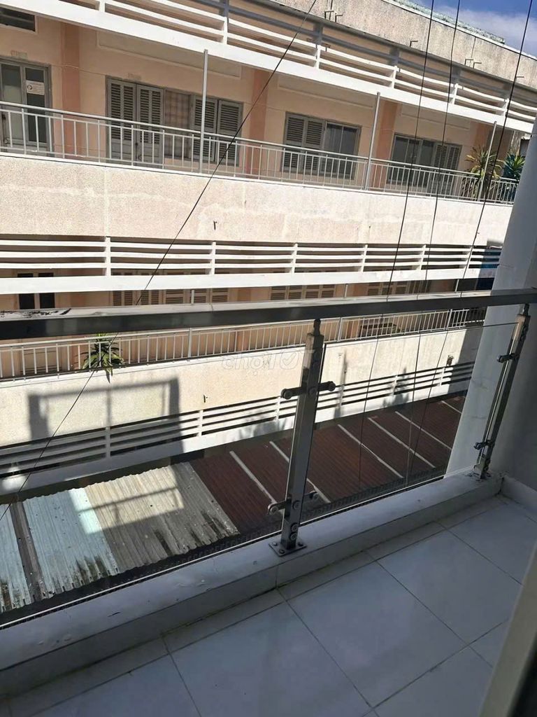 Renting houses at business is a service apartment - homes hand Lê Văn Sỹ market s