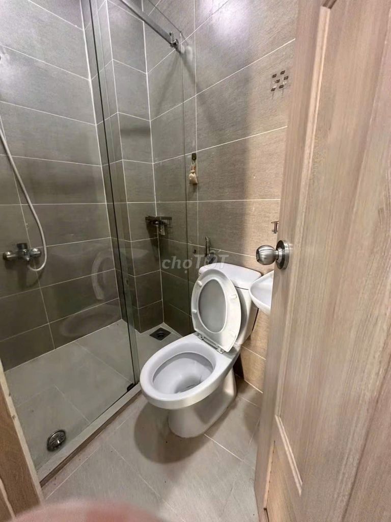 Renting houses at business is a service apartment - homes hand Lê Văn Sỹ market s