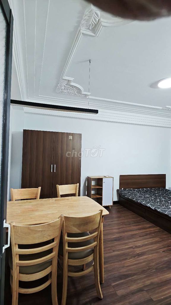 Check out the cash room.