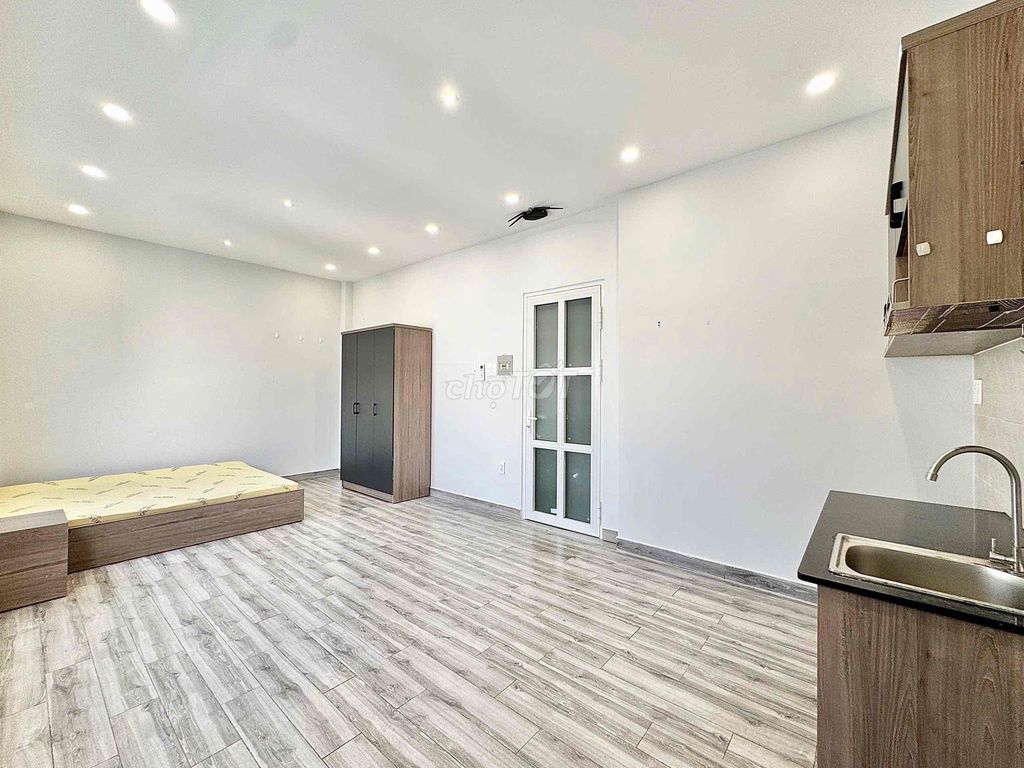 Rent Nguyễn Duy Trinh.