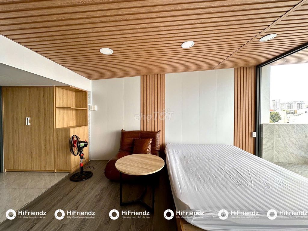 The entire open balcony furniture is An Phú District 2.