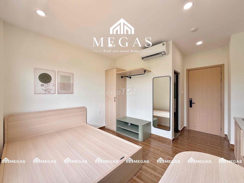 Rent an apartment full of furniture near a charter college - large sky windows
