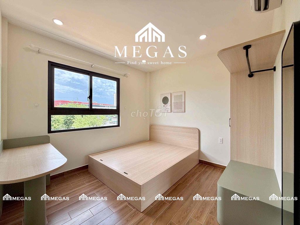 Rent an apartment full of furniture near a charter college - large sky windows