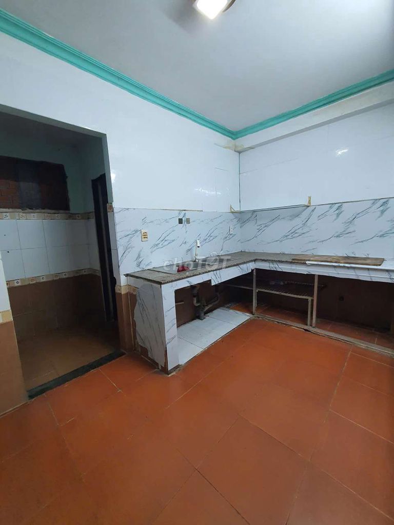 Masters of the House for hire 4 x 14 1 float 2 bedroom 2 toilets