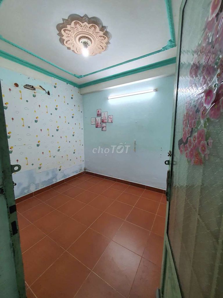 Masters of the House for hire 4 x 14 1 float 2 bedroom 2 toilets