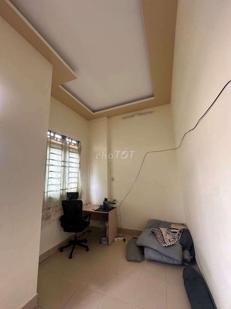 Three bedrooms, two bathrooms, one air conditioning, one fridge, one water filter, Huỳnh Tấn Phát.