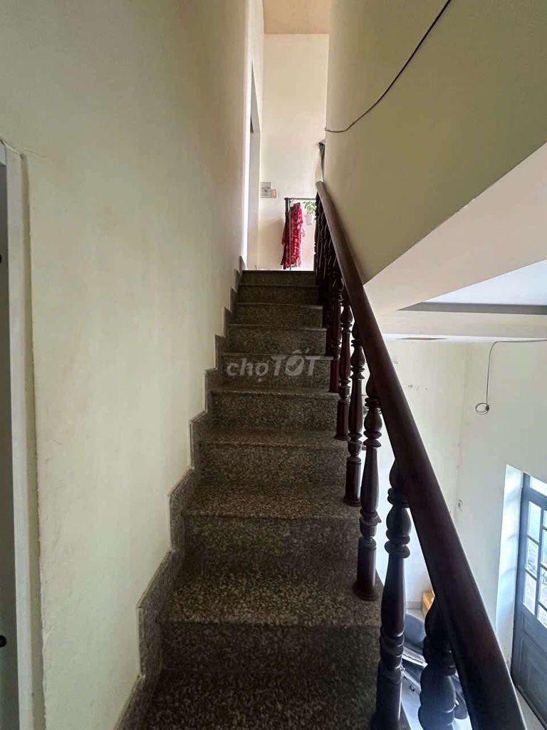 Three bedrooms, two bathrooms, one air conditioning, one fridge, one water filter, Huỳnh Tấn Phát.