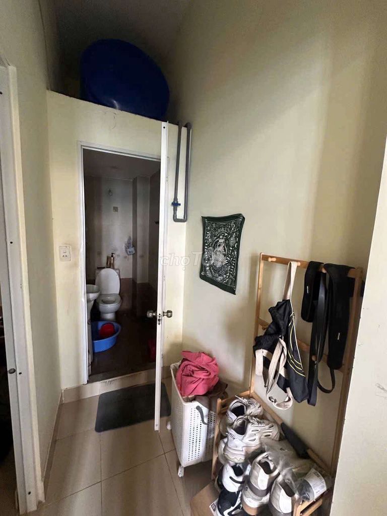 Three bedrooms, two bathrooms, one air conditioning, one fridge, one water filter, Huỳnh Tấn Phát.