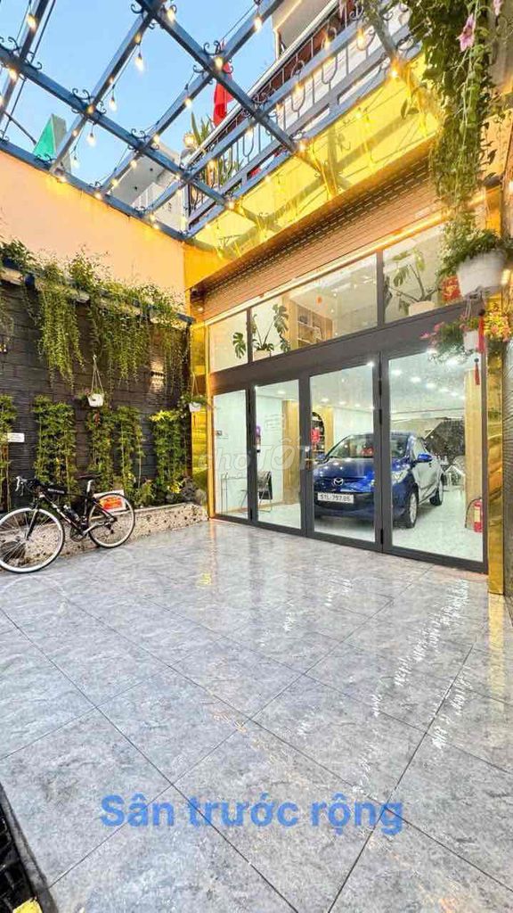 It's the owner of one Phan Văn Trị rents 40 million 5.3 x 18 6 bedrooms 6 toilets