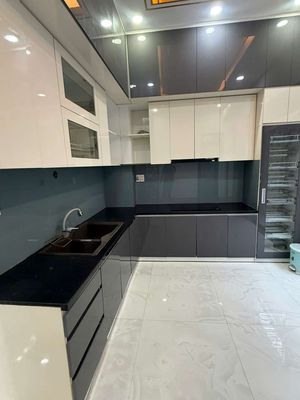 Mini House 6 X14 M 3 panels near the pay demand