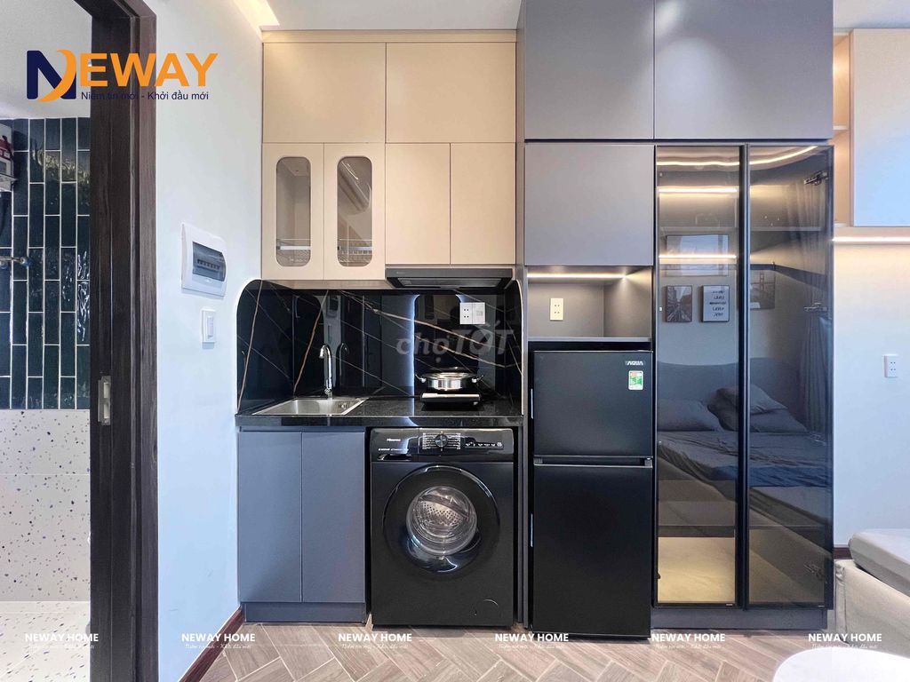 Advanced studio - full interior - new homehand is 100 percent-in-the-clock