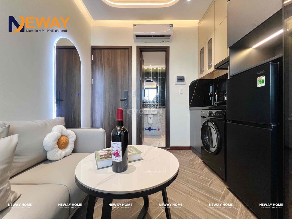 Advanced studio - full interior - new homehand is 100 percent-in-the-clock