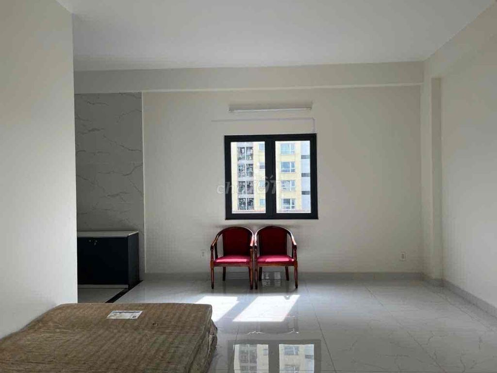 Rent a new four-story house close to vrosa Hat Tint, 221th Street.