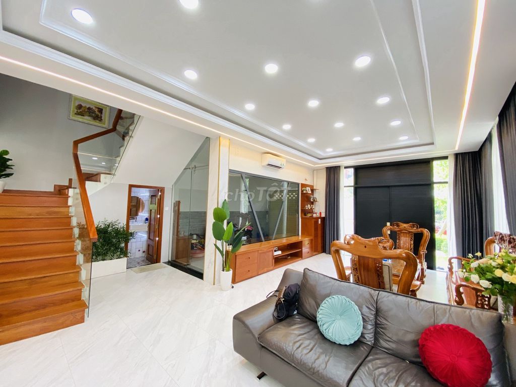 - The four bedrooms are beautiful - There's a garden.