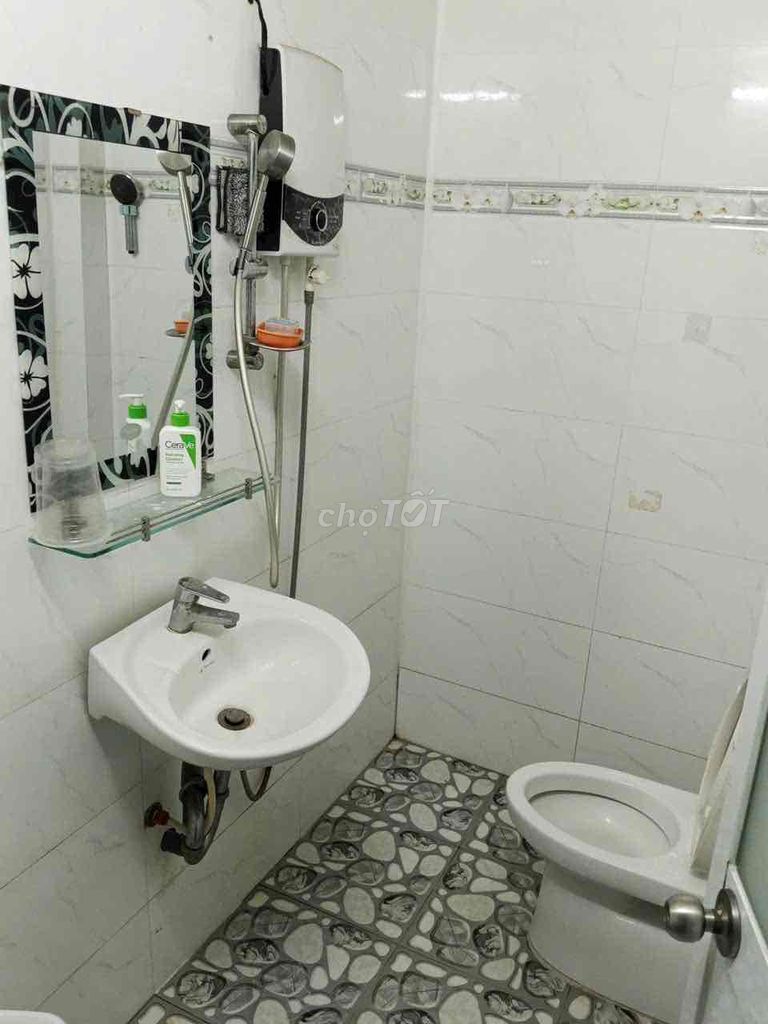 Rent the entire Bông Sao street, 5th quarter, 8th quarter.