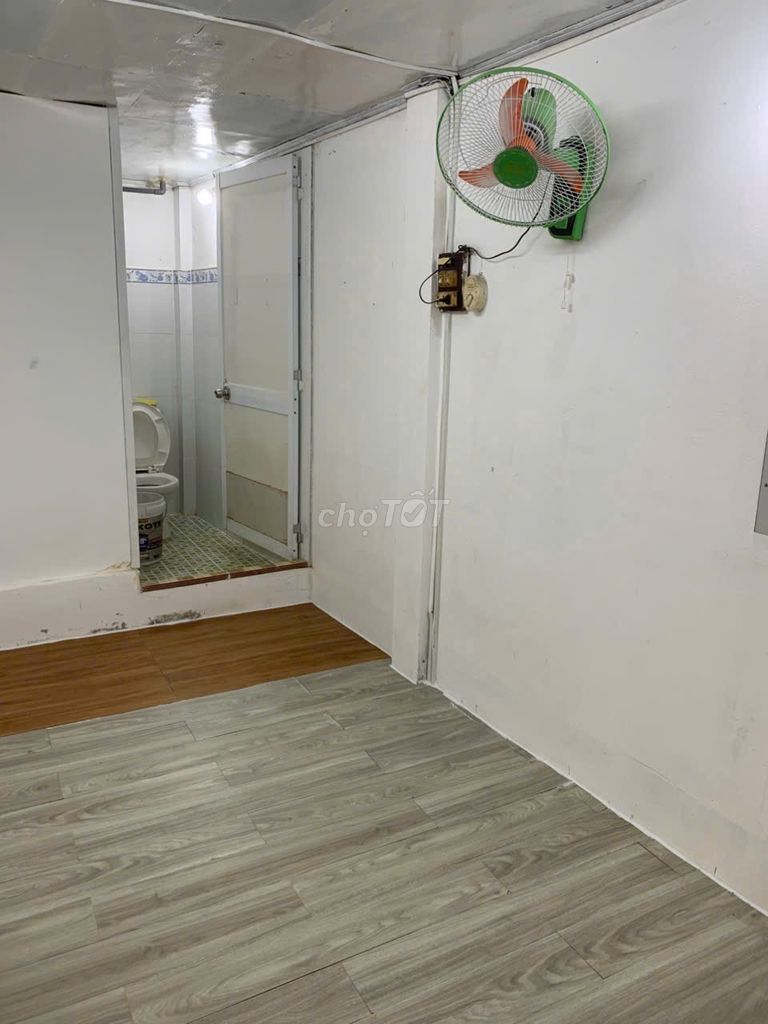 Rent room.