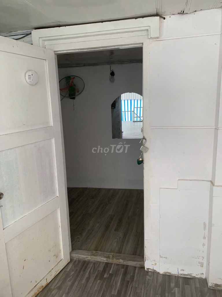 Rent room.