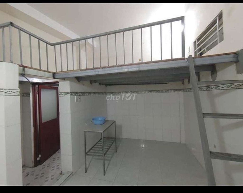 Rent room is cheap.