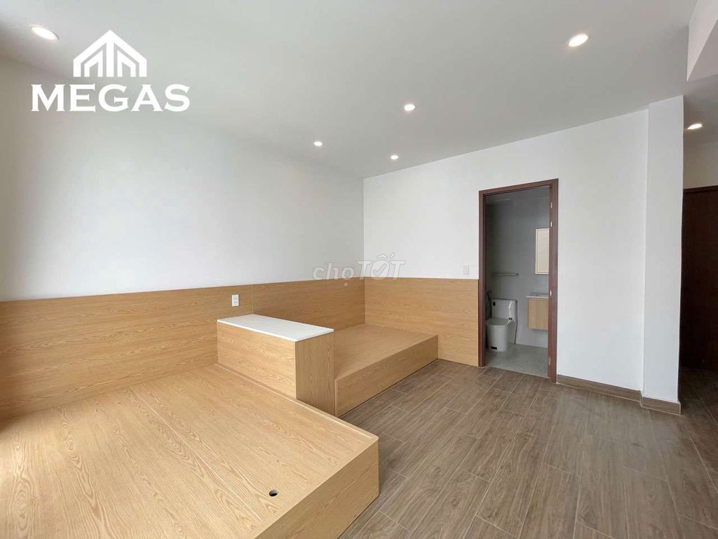 Rent room.