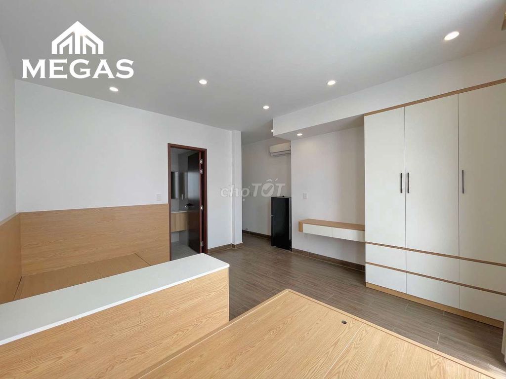 Rent room.