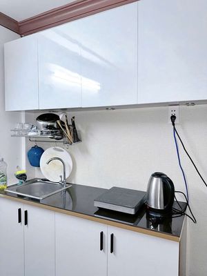 The priority is to assist in the 38th apartment. One bedroom full of furniture on the edge.