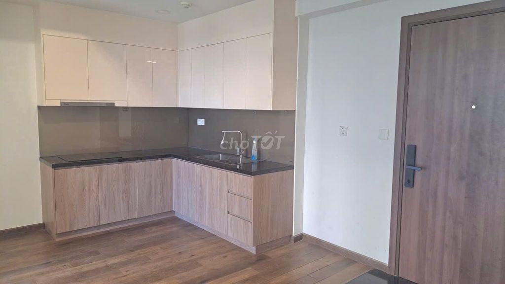 The owner rented an empty apartment.