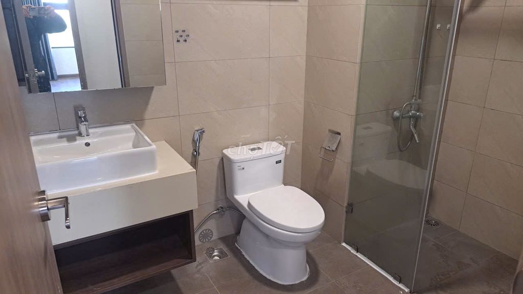 The owner rented an empty apartment.
