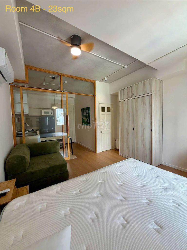 Open the service apartment full interior building in the middle of District 1.