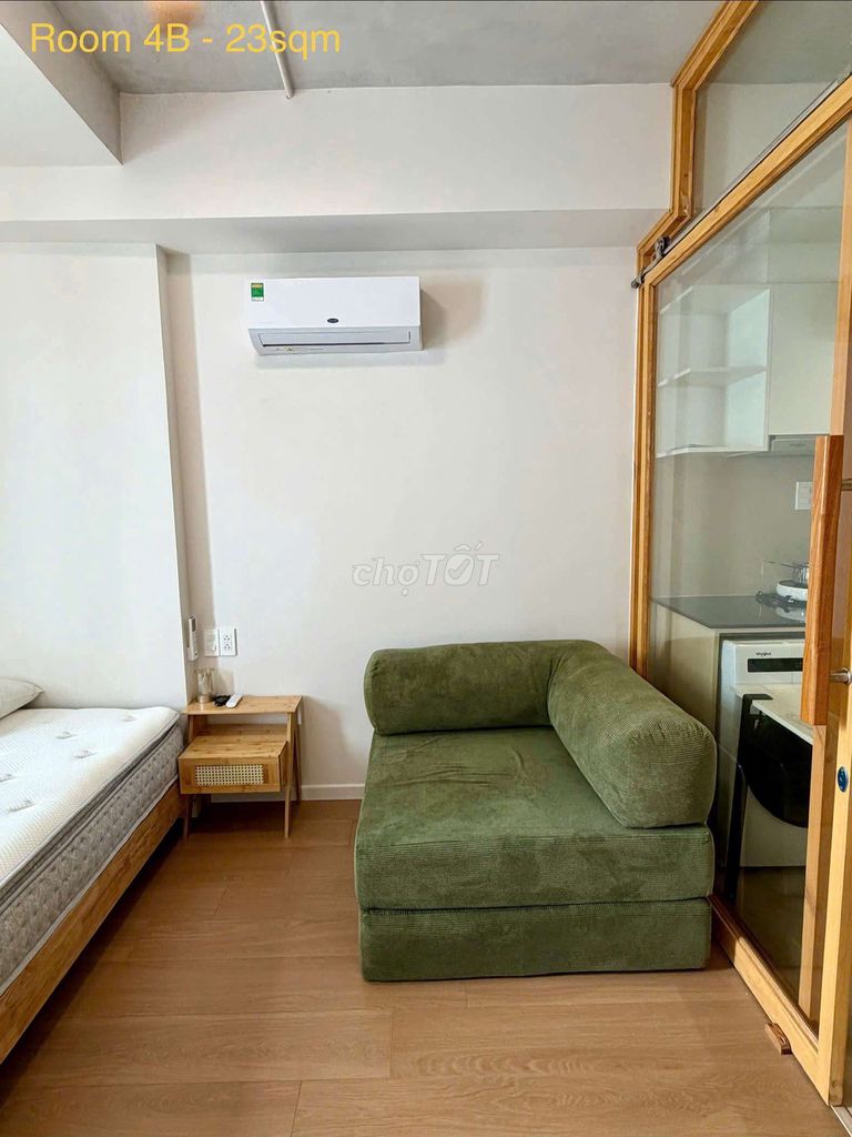 Open the service apartment full interior building in the middle of District 1.