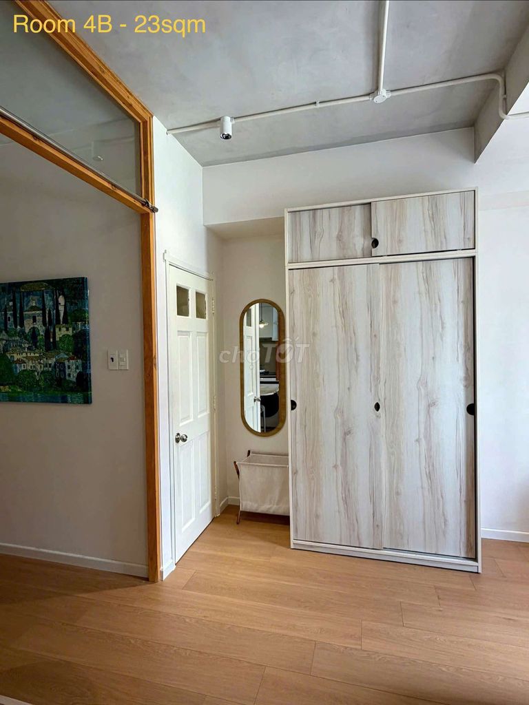 Open the service apartment full interior building in the middle of District 1.