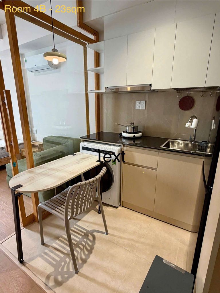 Open the service apartment full interior building in the middle of District 1.