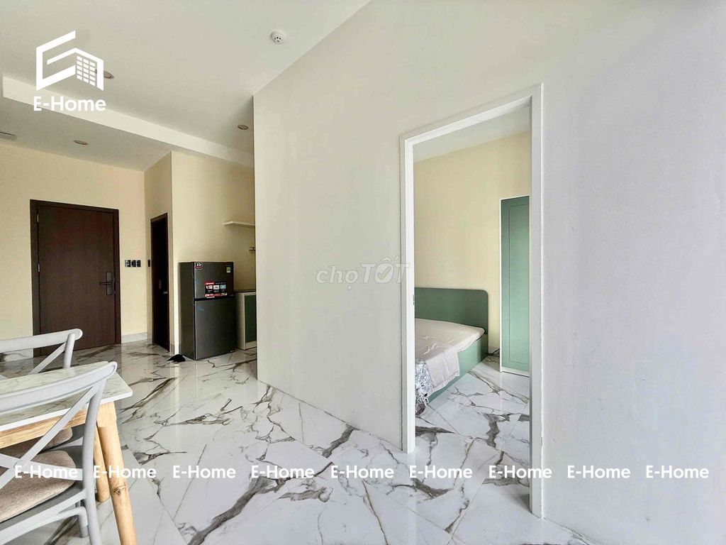 One bedroom, one room, new building, 100 percent new furniture, right at the base of the last four seven fine old days.