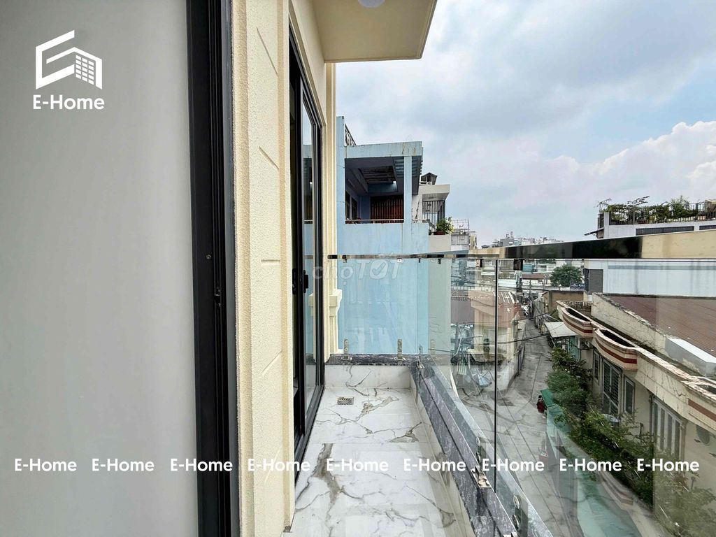 One bedroom, one room, new building, 100 percent new furniture, right at the base of the last four seven fine old days.