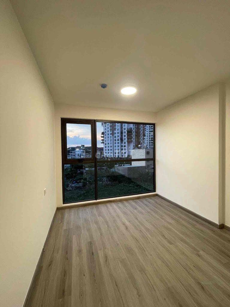 Two bedrooms, two full bedrooms, brand-new furniture, super cheap virgins.