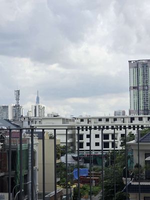 Rent the Vittoria apartment 2 bedrooms - view of landmark 81 fireworks
